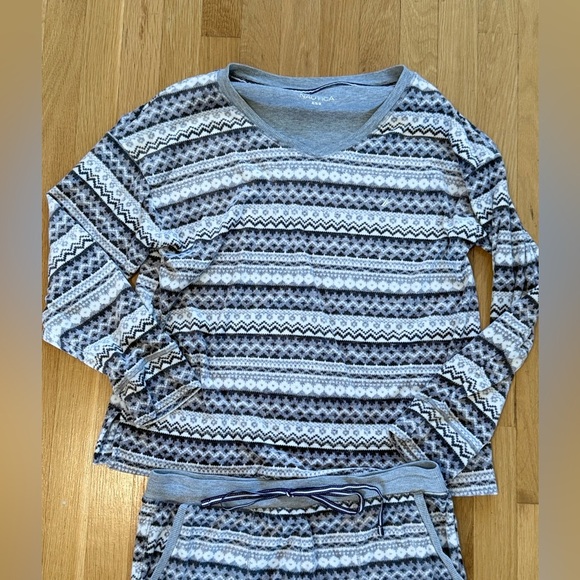 Nautica Women’s Fair Isle Pajama Set | Size Medium - Picture 4 of 10